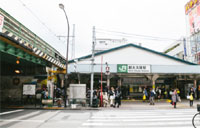 新大久保駅